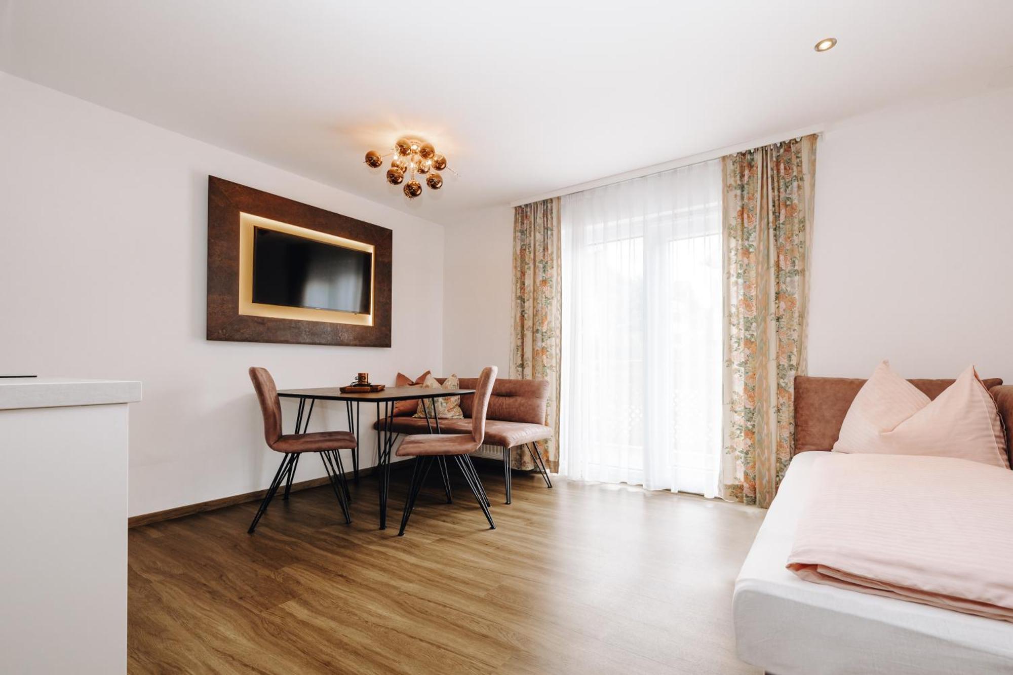 Hotel Garni Tannenhof Flachau Exterior photo